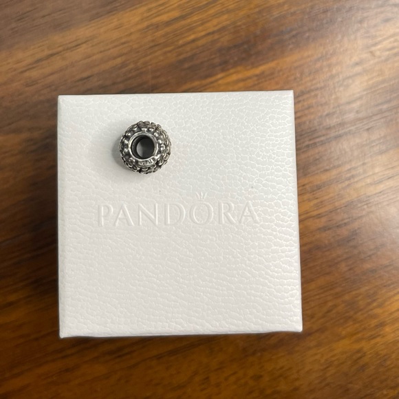 Flower Pandora Charm - Picture 2 of 3